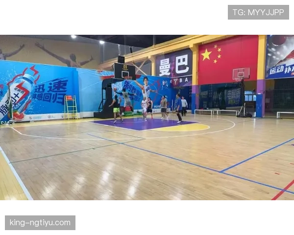 裁判视角下篮球规则中抢篮板犯规判定的具体依据是什么